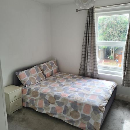 A Private & Beautiful Bedroom With Shared Bathroom In The Heart Of Bournemouth Dış mekan fotoğraf